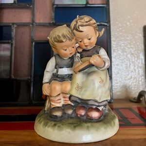 Collectables Children Reading Hummel Porcelain Smart Little Sister